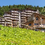 Lejlighedshotel Pierre & Electra 3*
